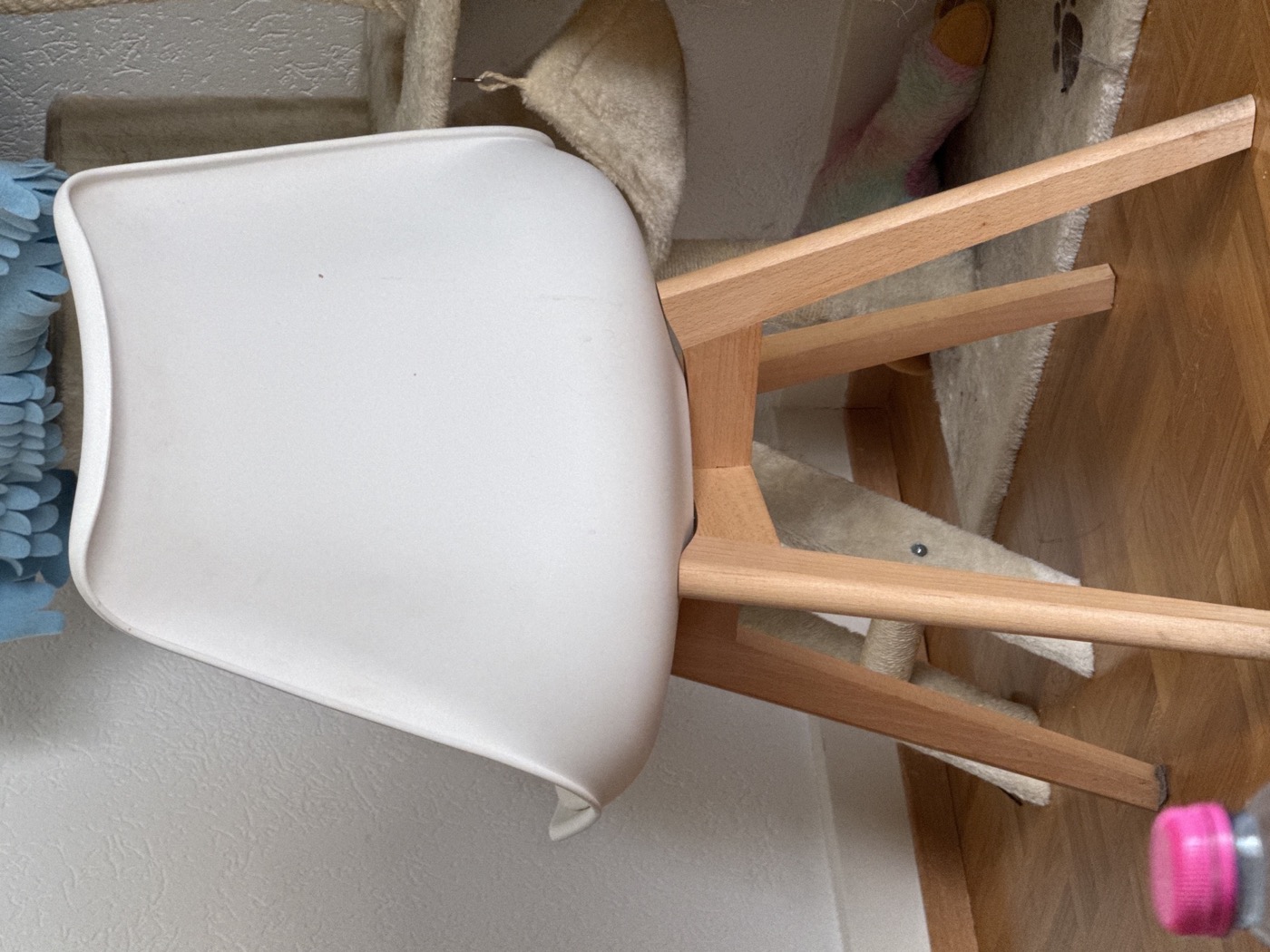 chaise scandinave blanche pieds bois
